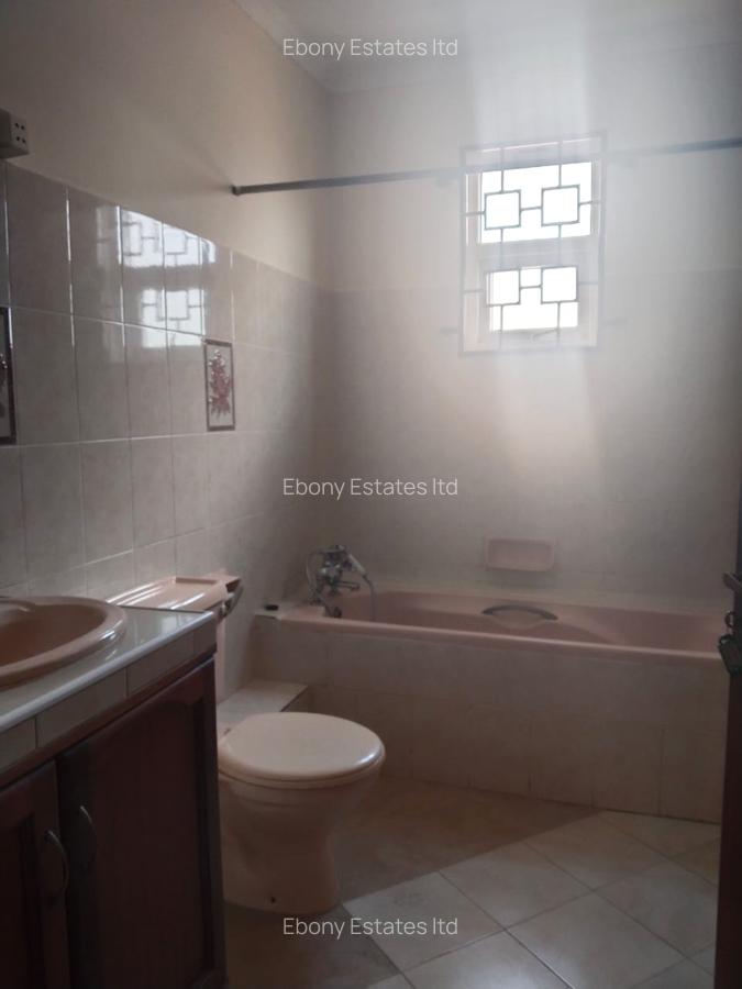5 Bed Townhouse with En Suite in Lavington - 17