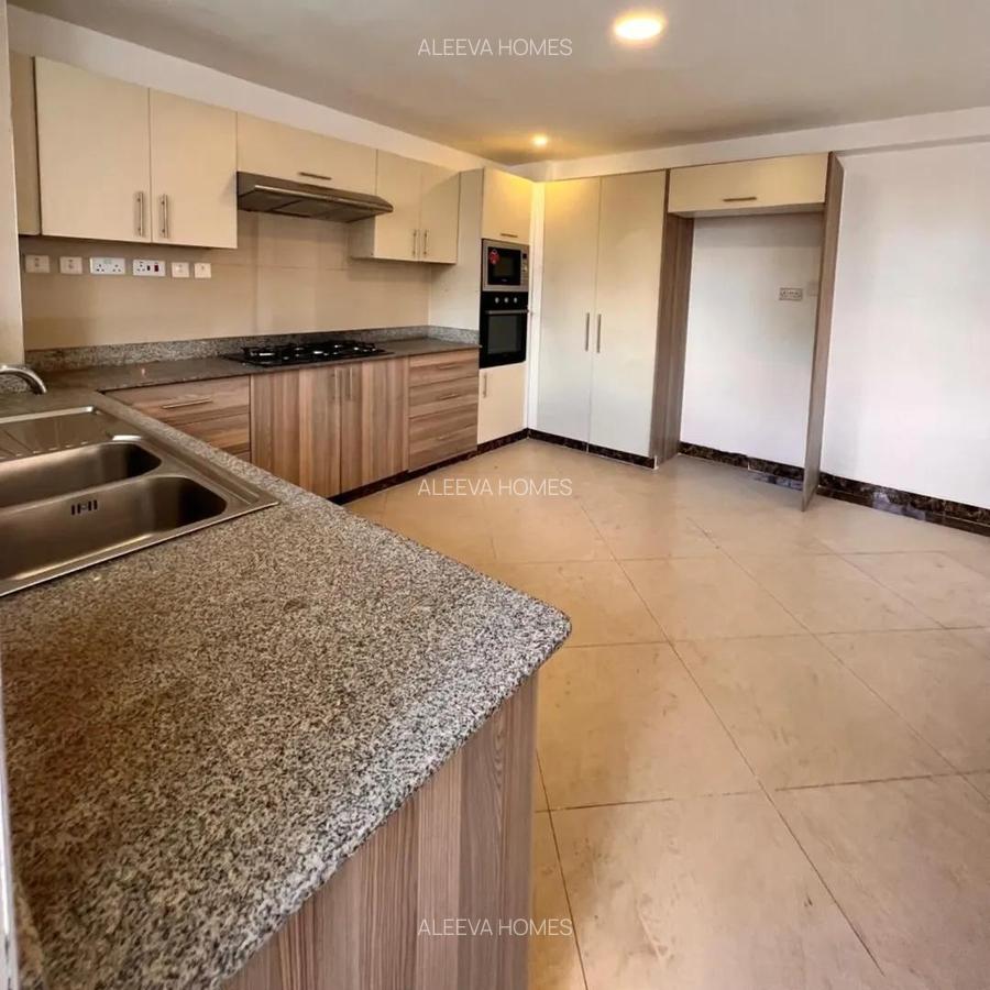 3 Bed Apartment with En Suite in Lavington - 6