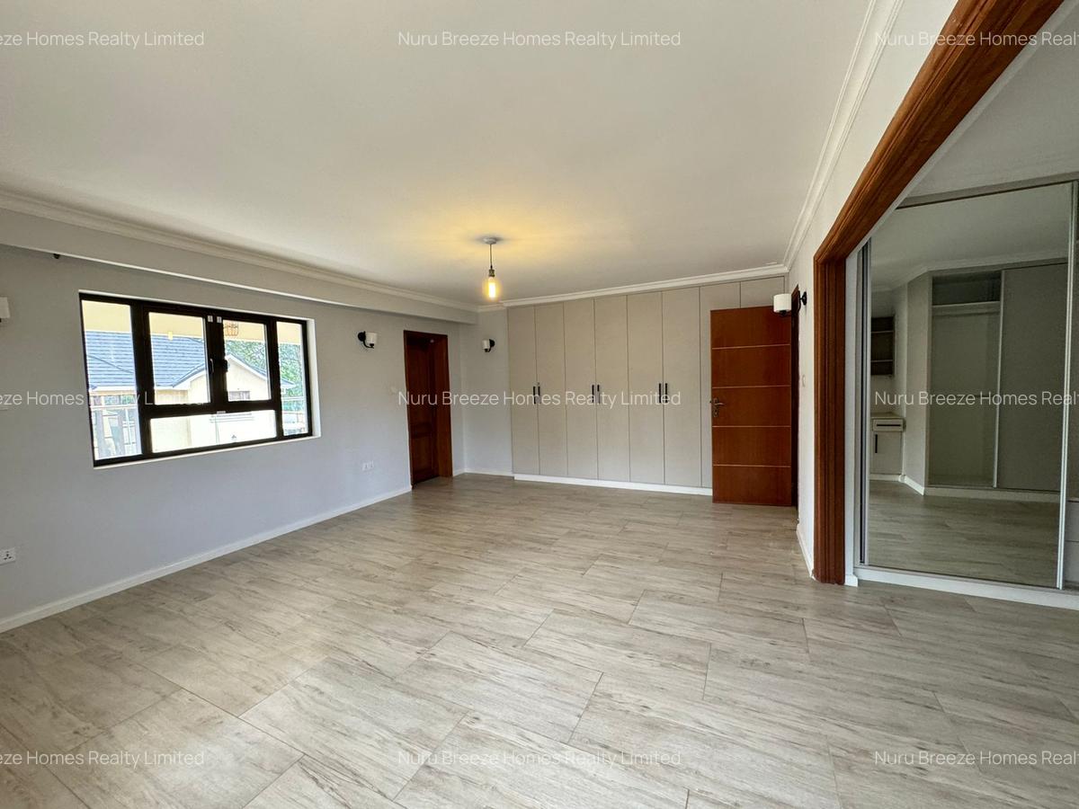 4 Bed Townhouse with En Suite in Lavington - 5