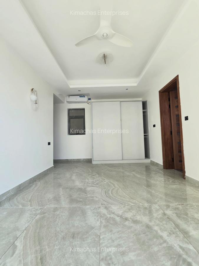 3 Bed Apartment with En Suite at 1St Ave - 16