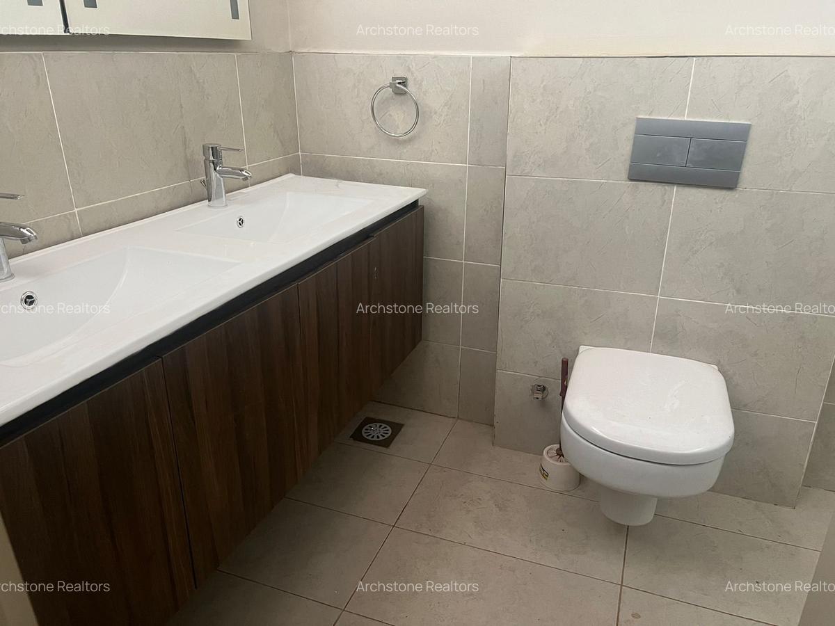4 Bed Townhouse with En Suite in Runda - 6