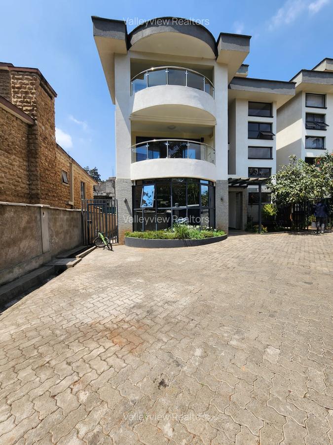 5 Bed Townhouse with En Suite at Lavington - 9