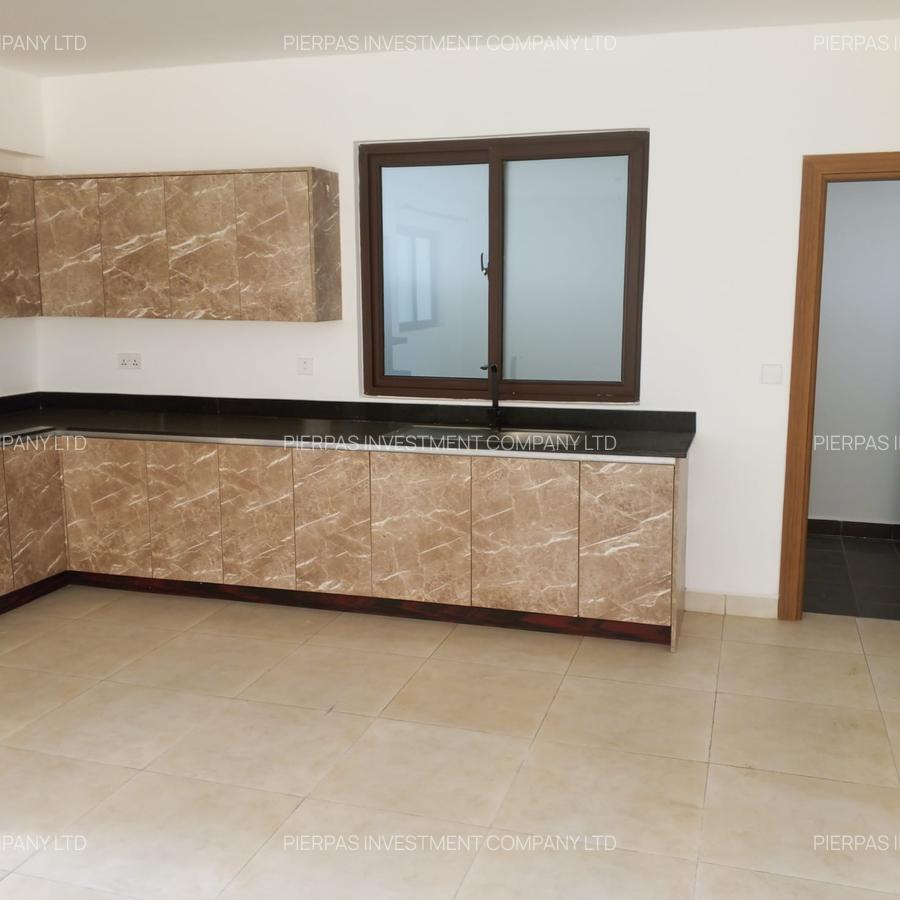 3 Bed Apartment with En Suite in Westlands Area - 19