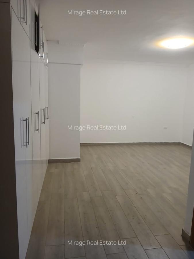 3 Bed Apartment with En Suite in Kilimani - 4