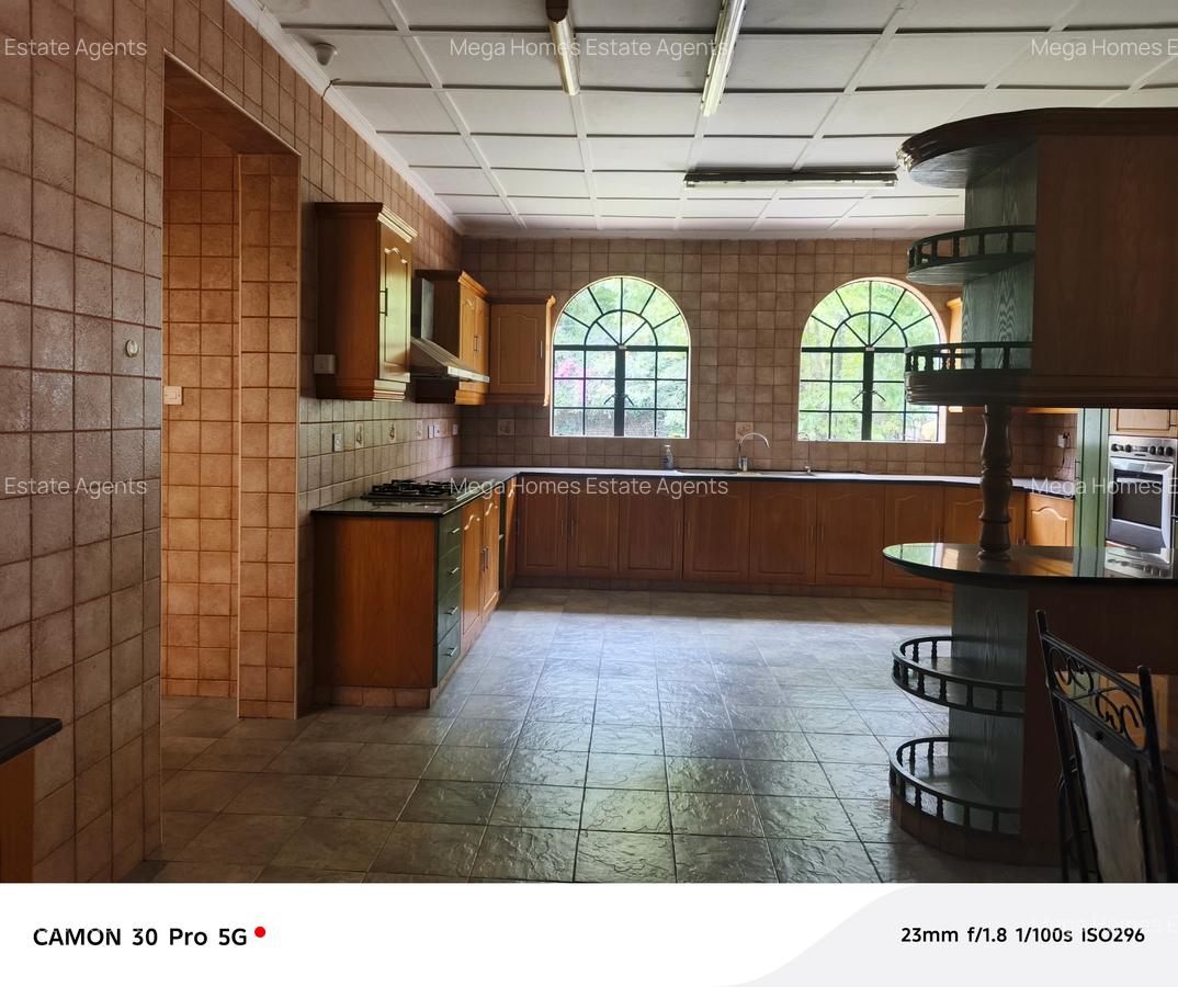 5 Bed House with En Suite in Runda - 5