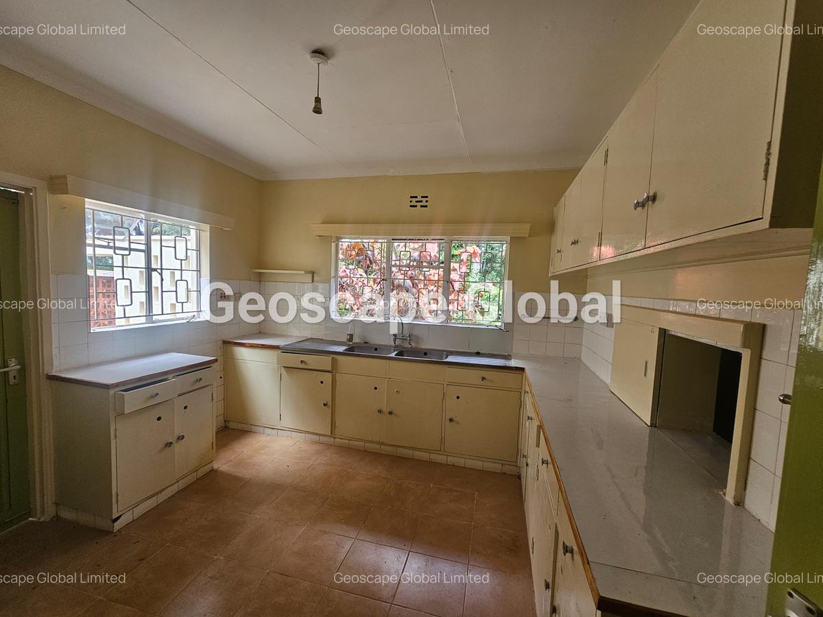 4 Bed House with En Suite in Runda - 6