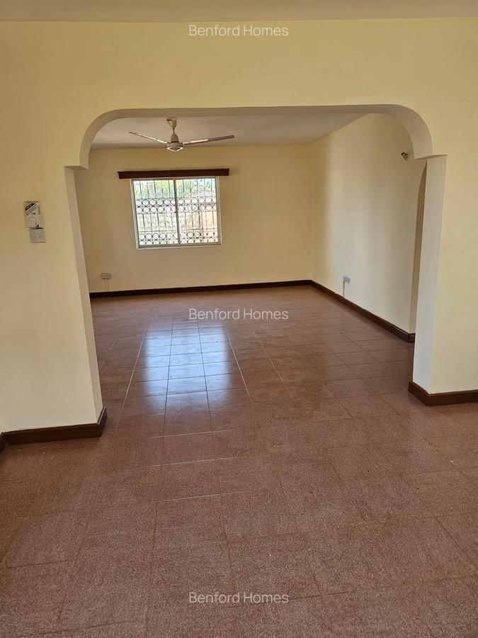 3 Bed Townhouse with En Suite at Nyali - 18