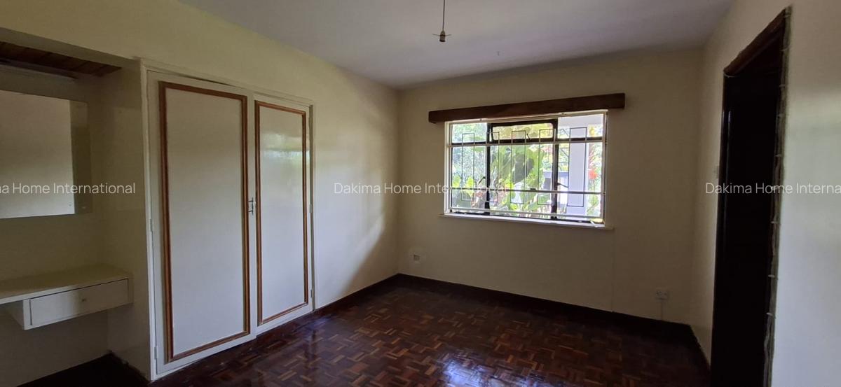 4 Bed House with En Suite in Nyari - 6