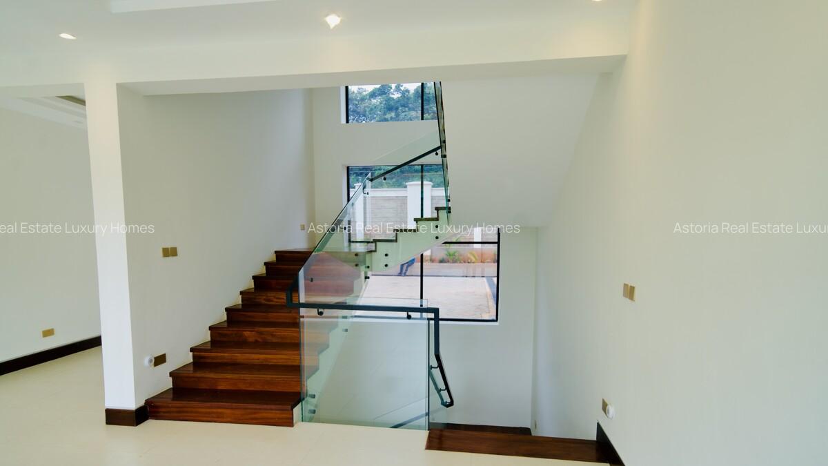 6 Bed Villa with En Suite at 2026-183 - 1