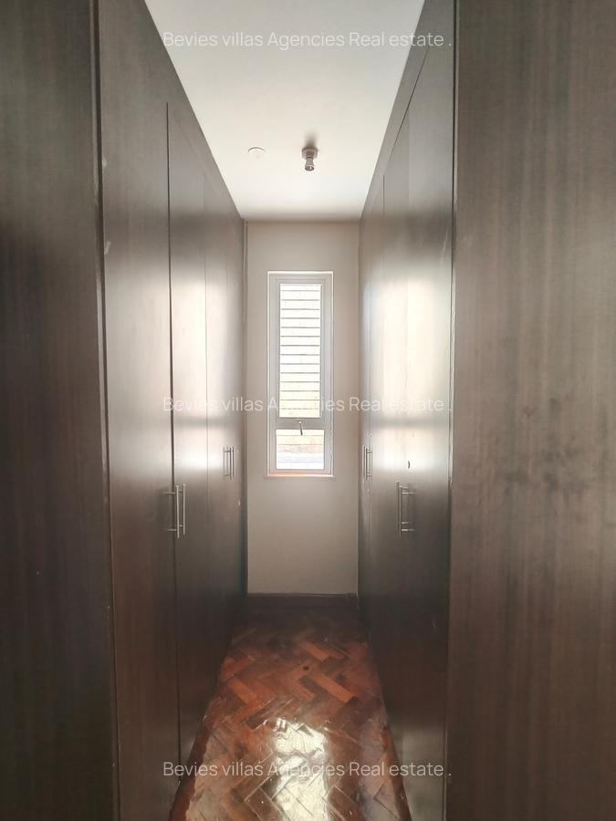 3 Bed Apartment with En Suite at Parklands - 5