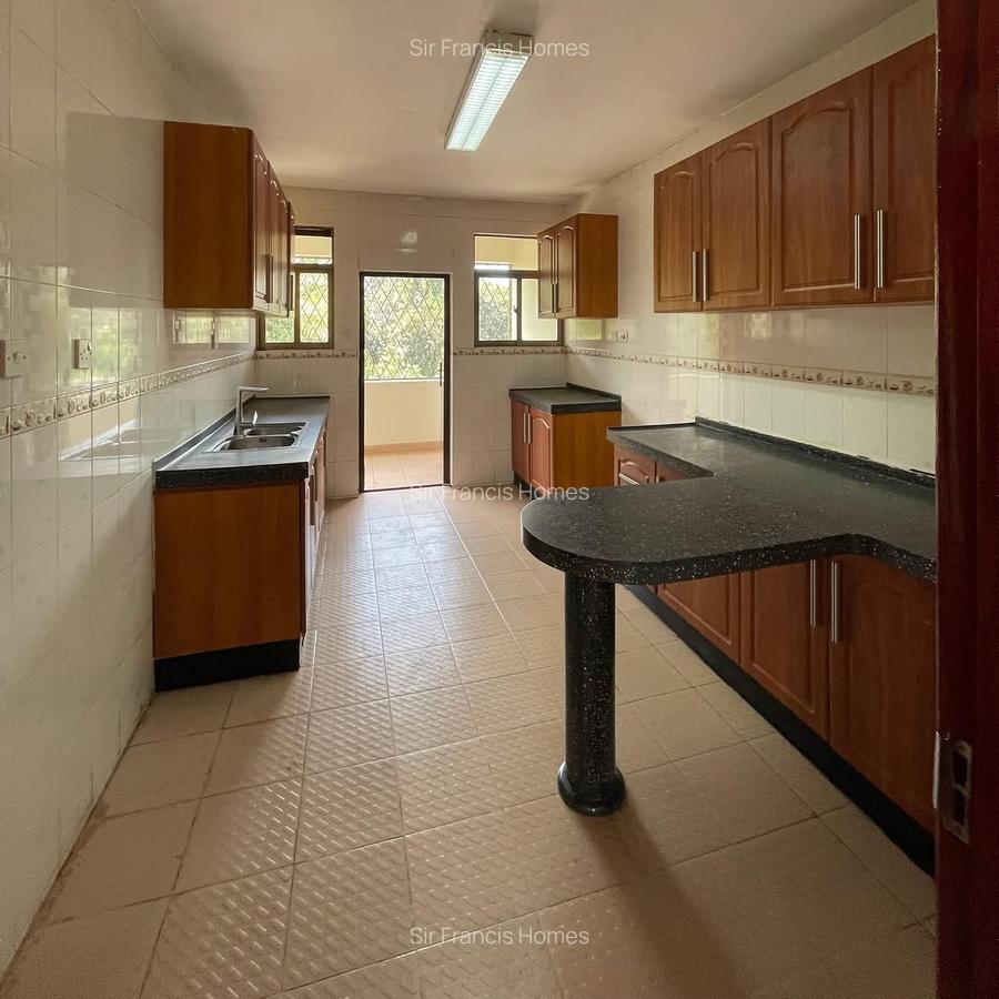 Serviced 4 Bed Apartment with En Suite in Riverside - 11