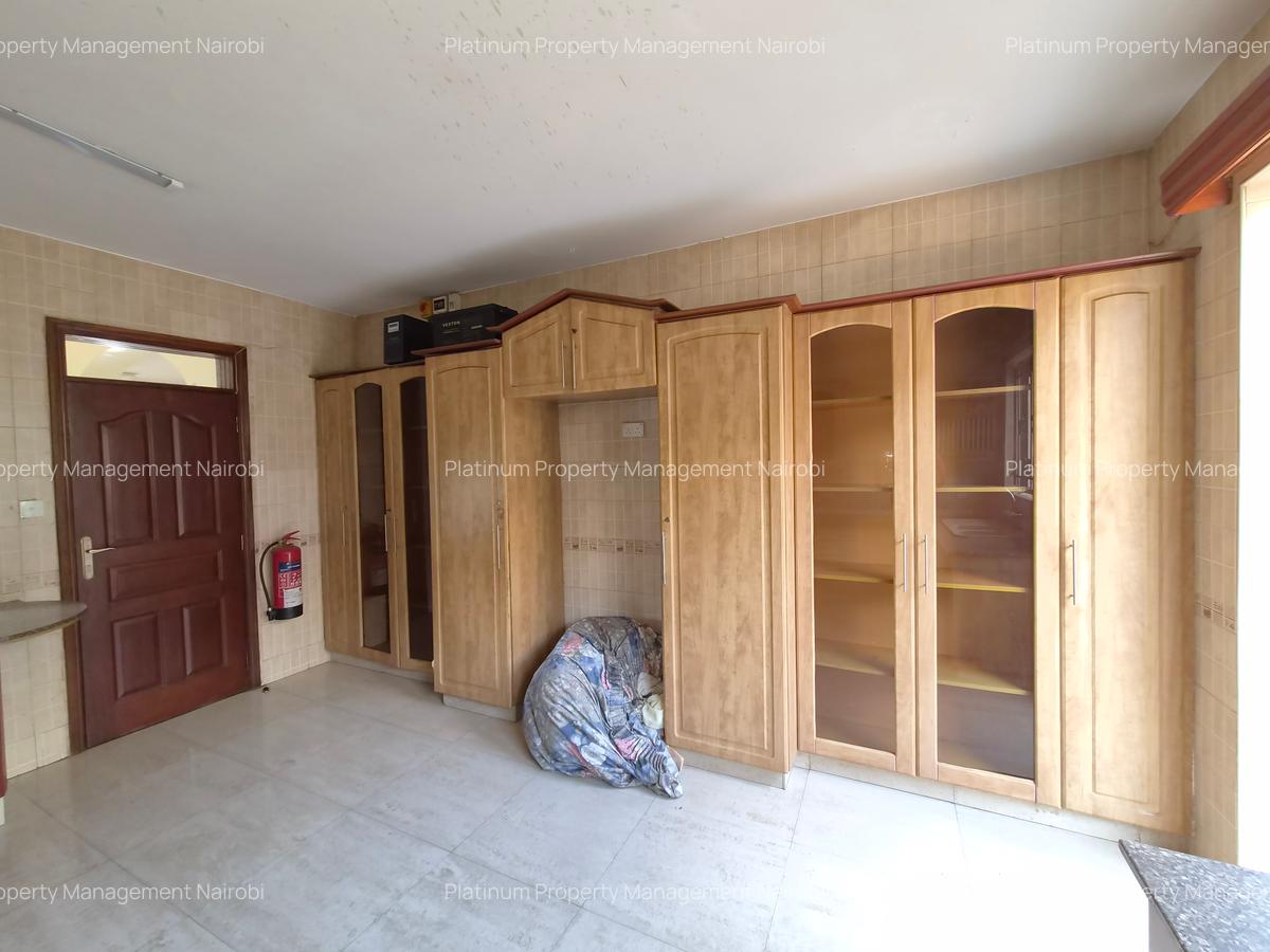4 Bed House with En Suite at Grevillea Grove - 6