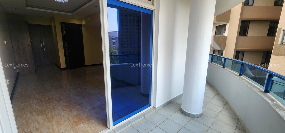 2 Bed Apartment with En Suite at Mandela Road - 13