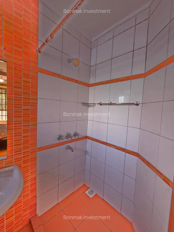 Furnished 3 Bed Apartment with En Suite at Brookside Drive - 16