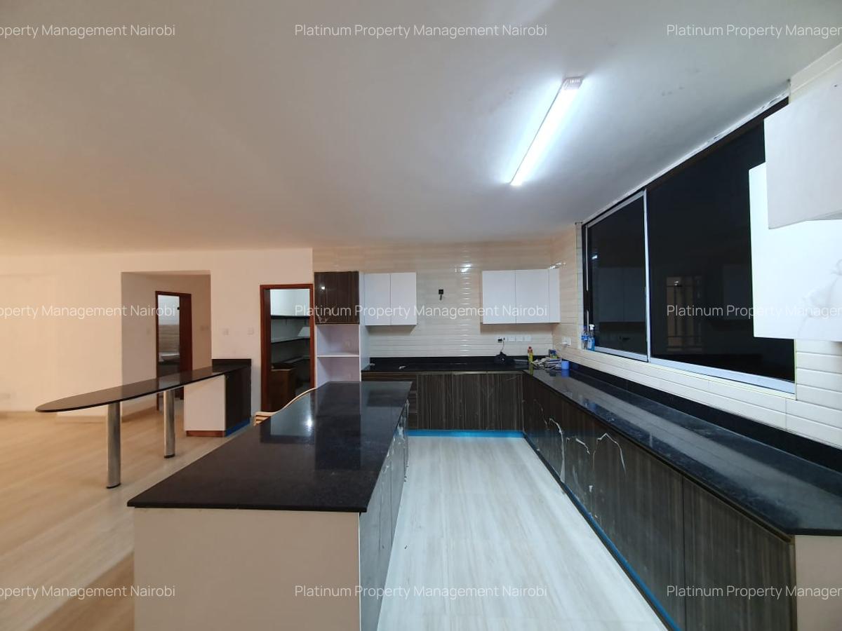 4 Bed Apartment with En Suite at Parklands - 2