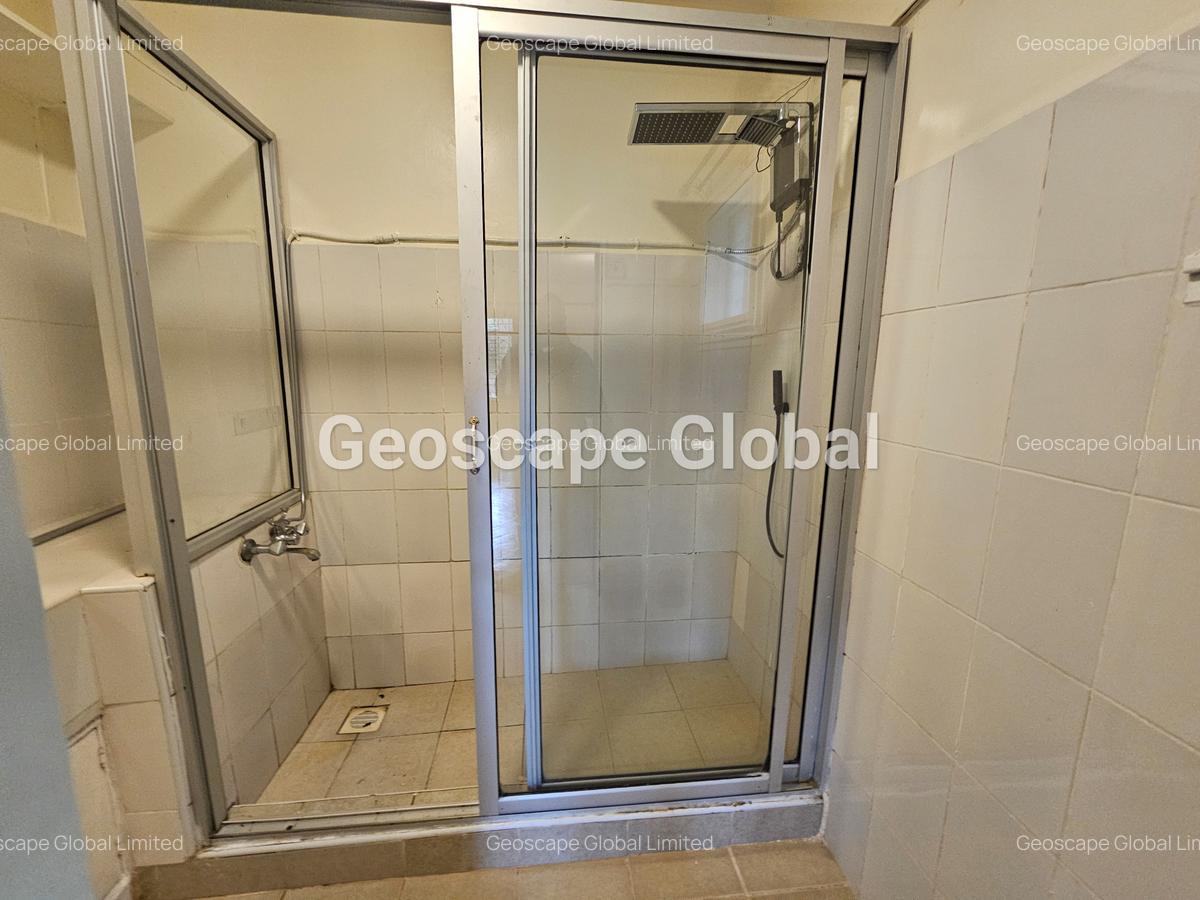 4 Bed House with En Suite in Runda - 5