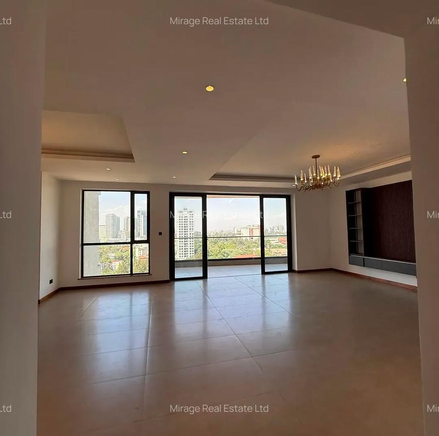 3 Bed Apartment with En Suite in Riverside - 17