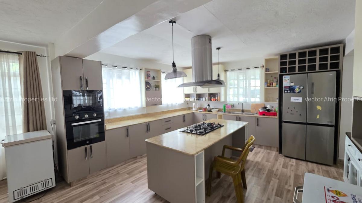 5 Bed Townhouse with En Suite in Kitengela - 13