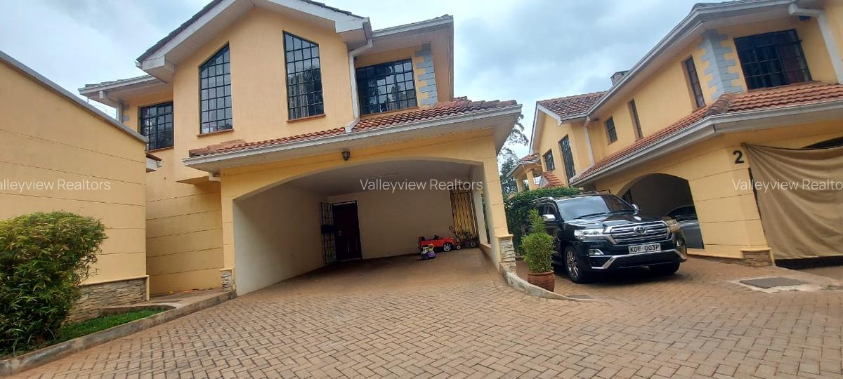 4 Bed Townhouse with En Suite at Lavington - 9