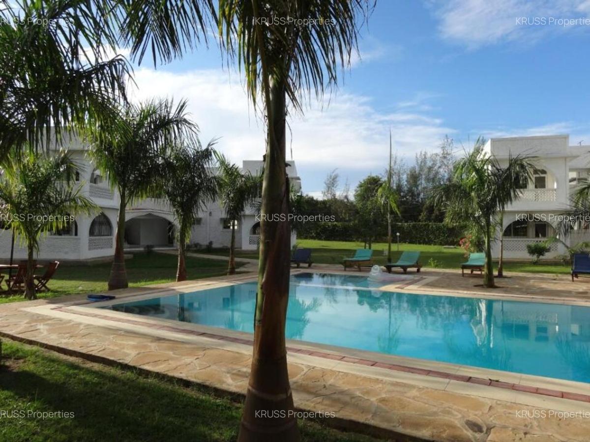2 Bed Apartment with En Suite at As82 - 2