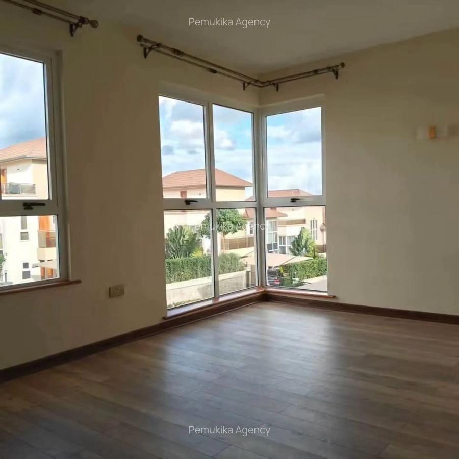 4 Bed Townhouse with En Suite in Runda - 12