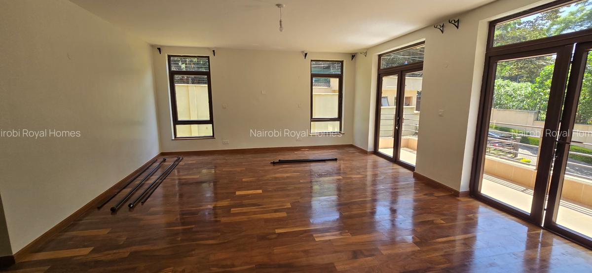 5 Bed Townhouse with En Suite at Lavington Off Convent Drive - 18