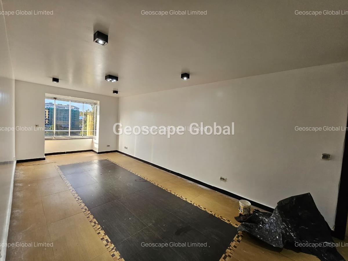 3 Bed Apartment with En Suite in Riverside - 9