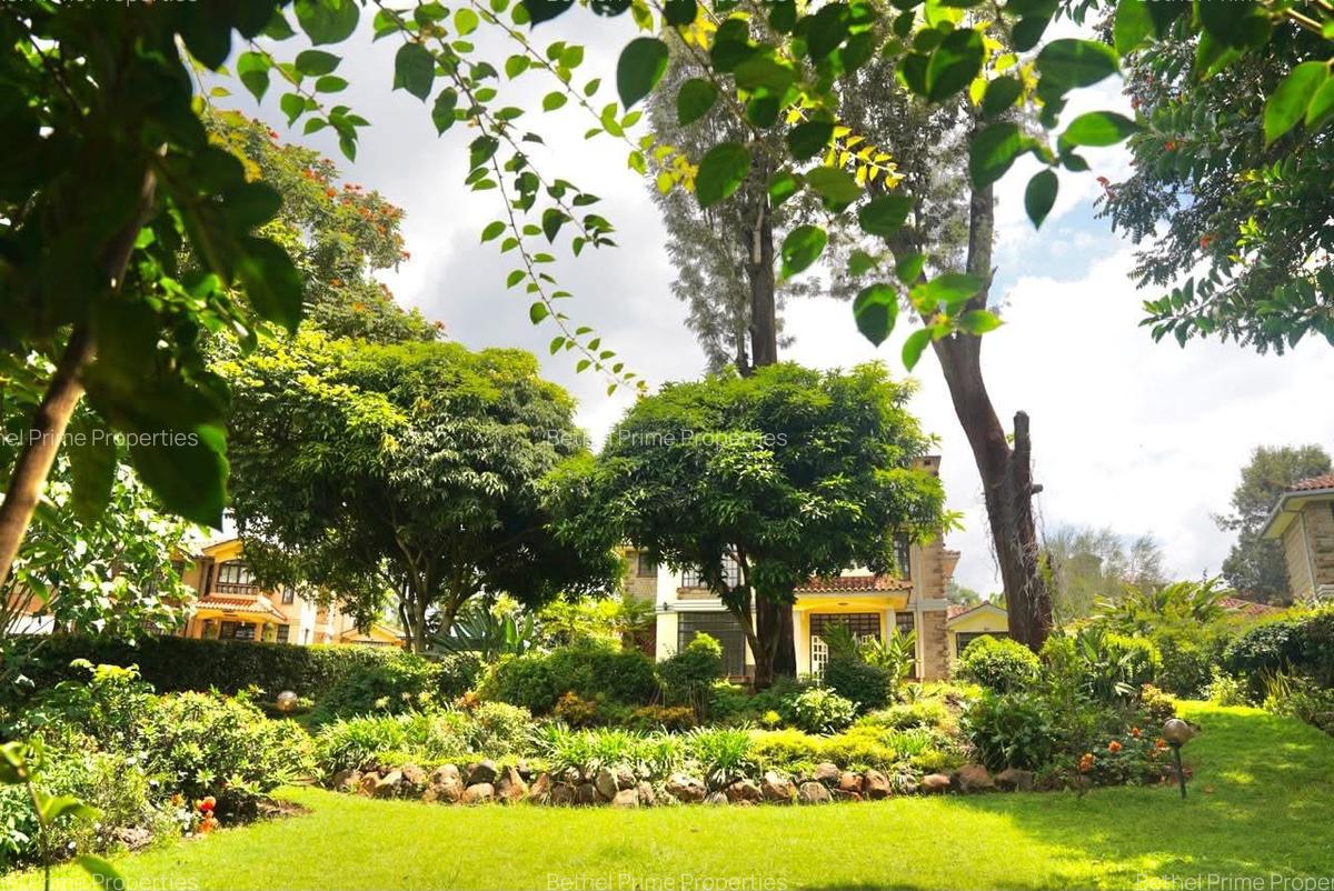 4 Bed Townhouse with En Suite in Rosslyn - 5