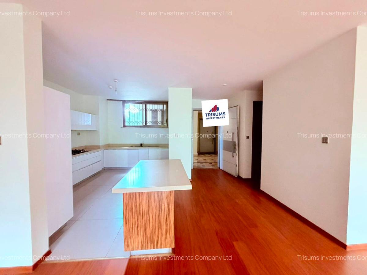 3 Bed Apartment with En Suite in Parklands - 4