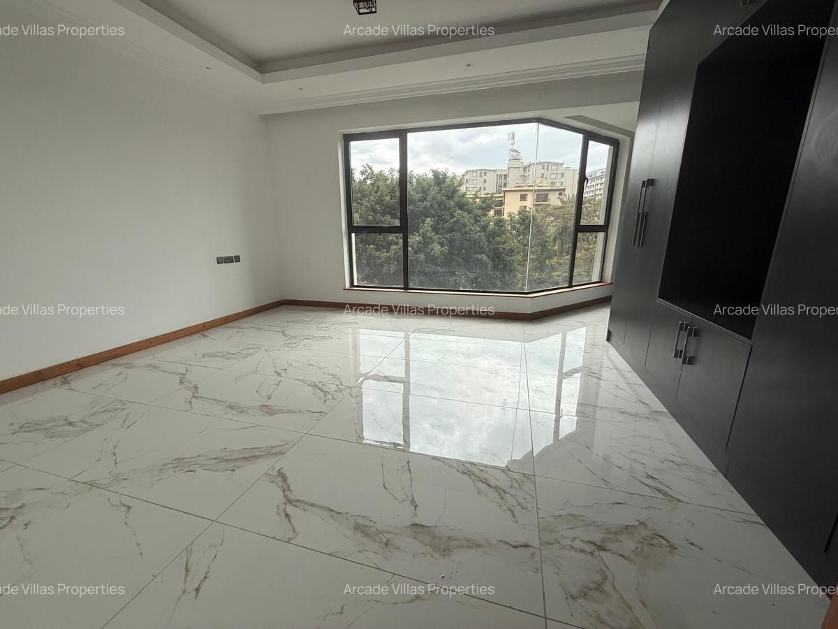 3 Bed Apartment with En Suite in Kilimani - 11