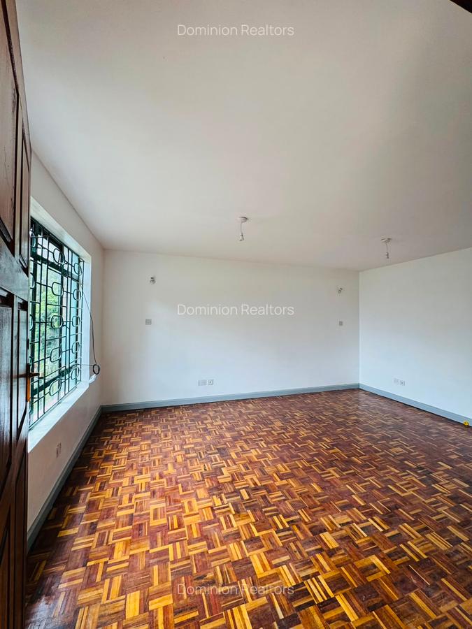4 Bed House with En Suite at David Osieli - 3