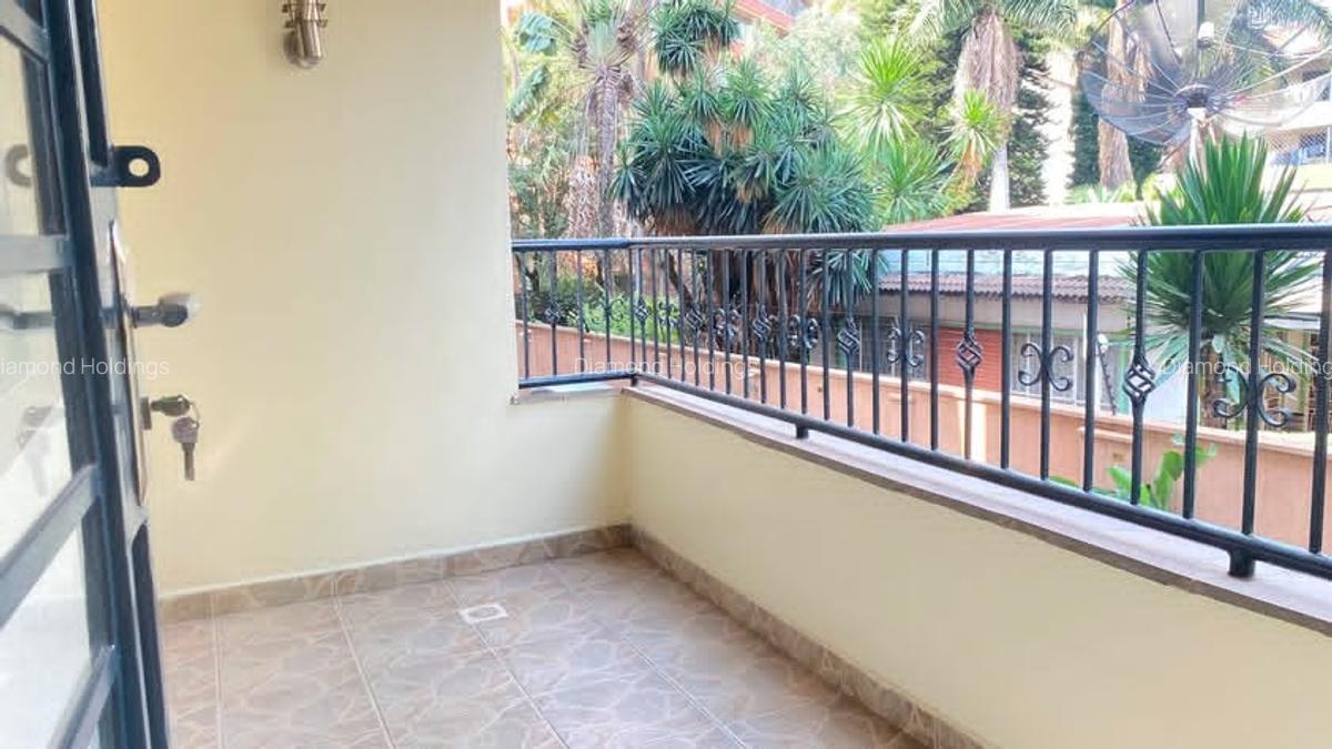 4 Bed Apartment with En Suite at Parklands - 2