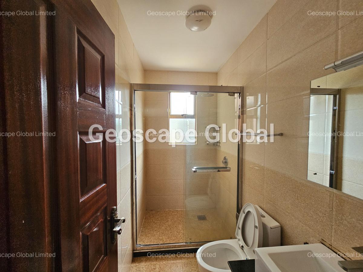 5 Bed House with En Suite in Lavington - 8