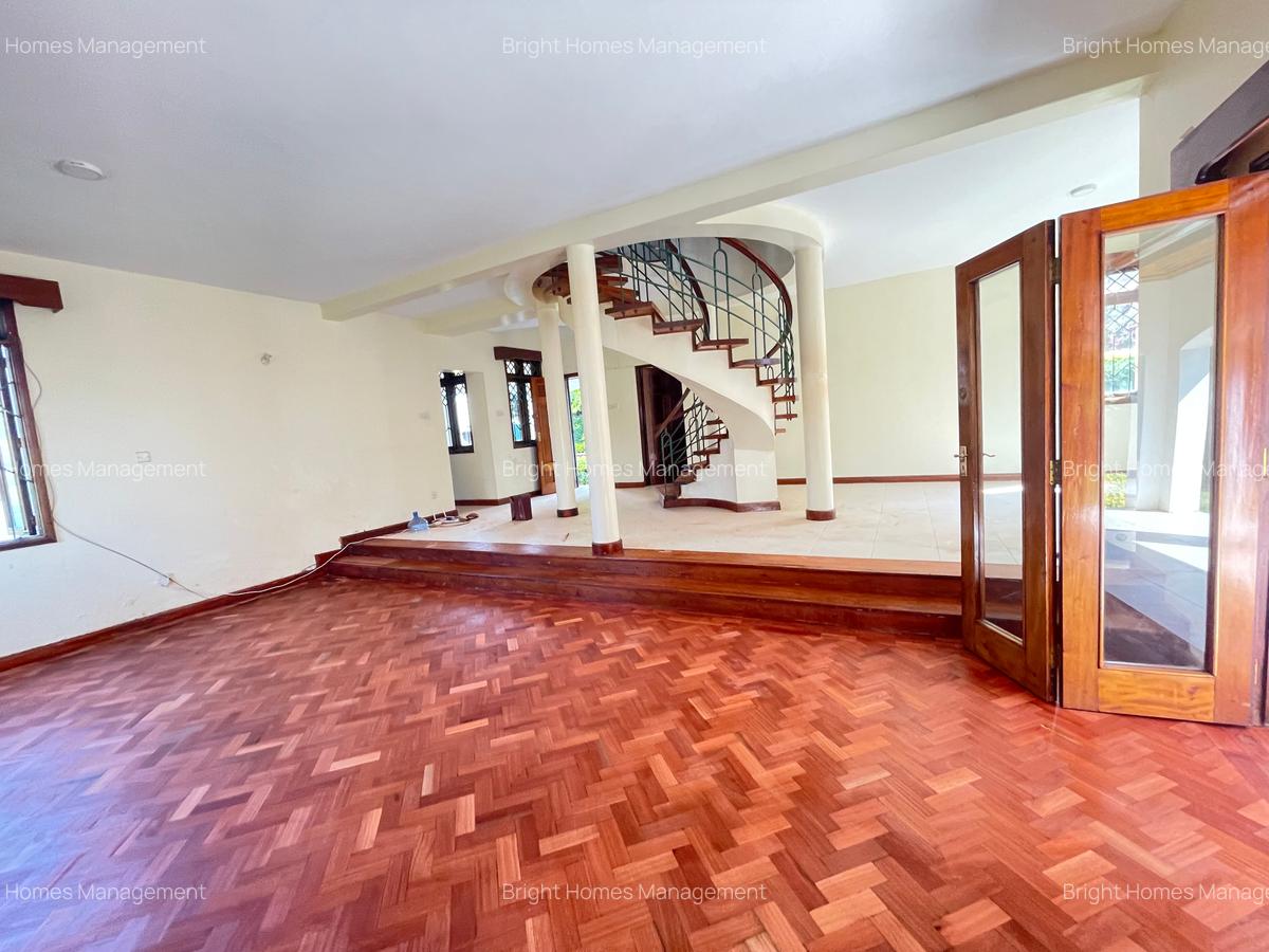 4 Bed Townhouse with En Suite in Lavington - 11
