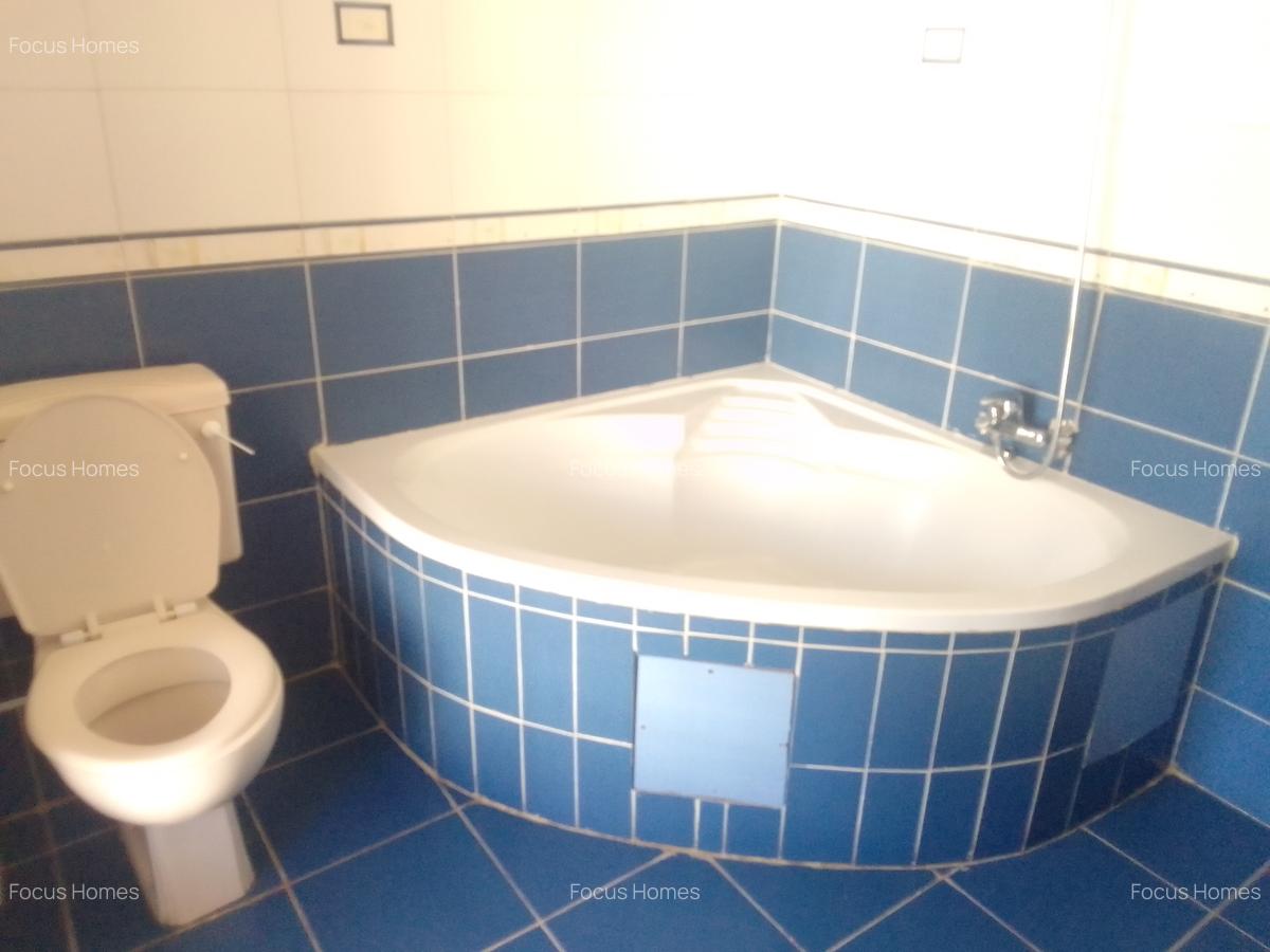 4 Bed Townhouse with En Suite in Lavington - 7