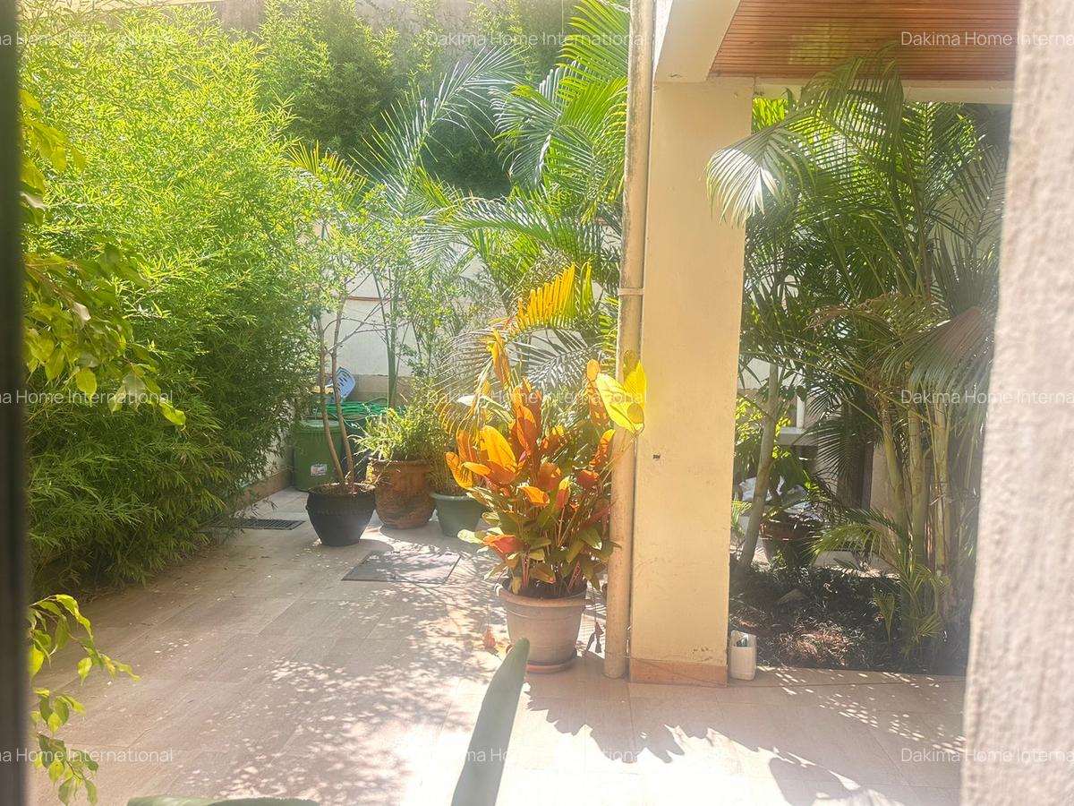 4 Bed Townhouse with En Suite in Spring Valley - 1