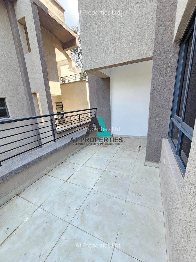 5 Bed Townhouse with En Suite in Lavington - 12