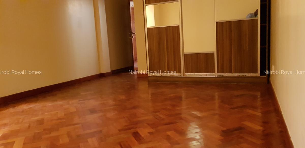 5 Bed Townhouse with En Suite at Lavington Road 66 - 12
