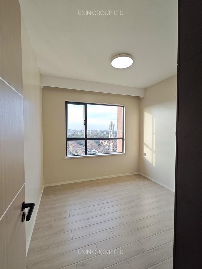 2 Bed Apartment with En Suite in Lavington - 6