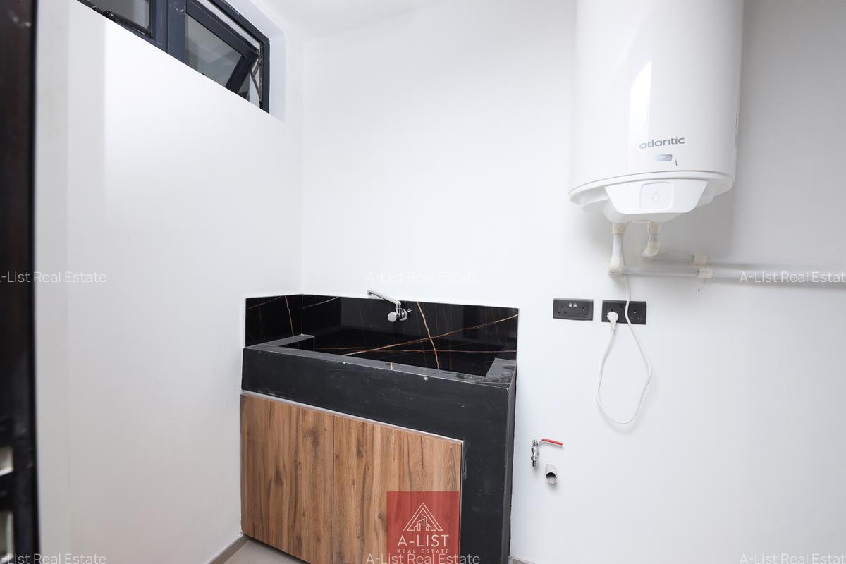 2 Bed Apartment with En Suite at Peponi Road - 15