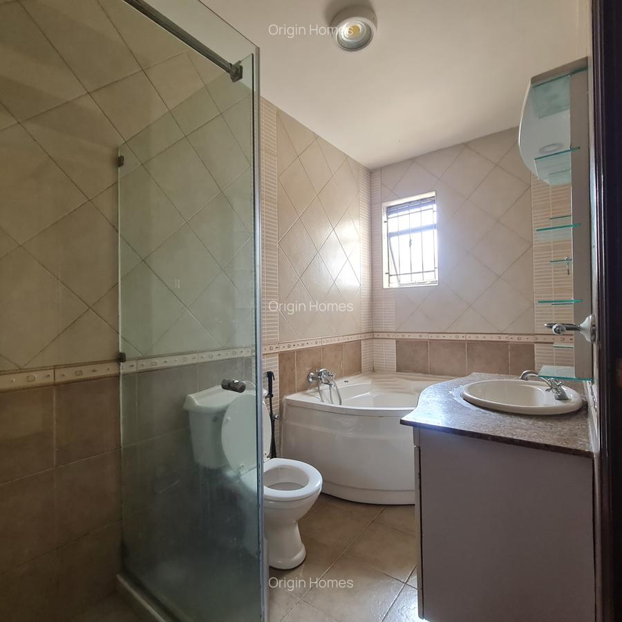 4 Bed Townhouse with En Suite at Brookside - 10