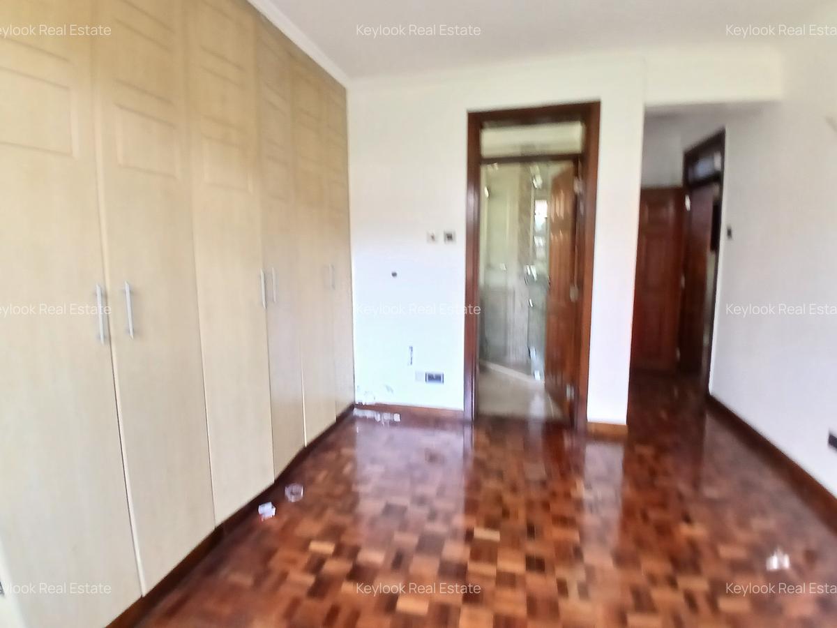 5 Bed Townhouse with En Suite at Lavington Green - 11