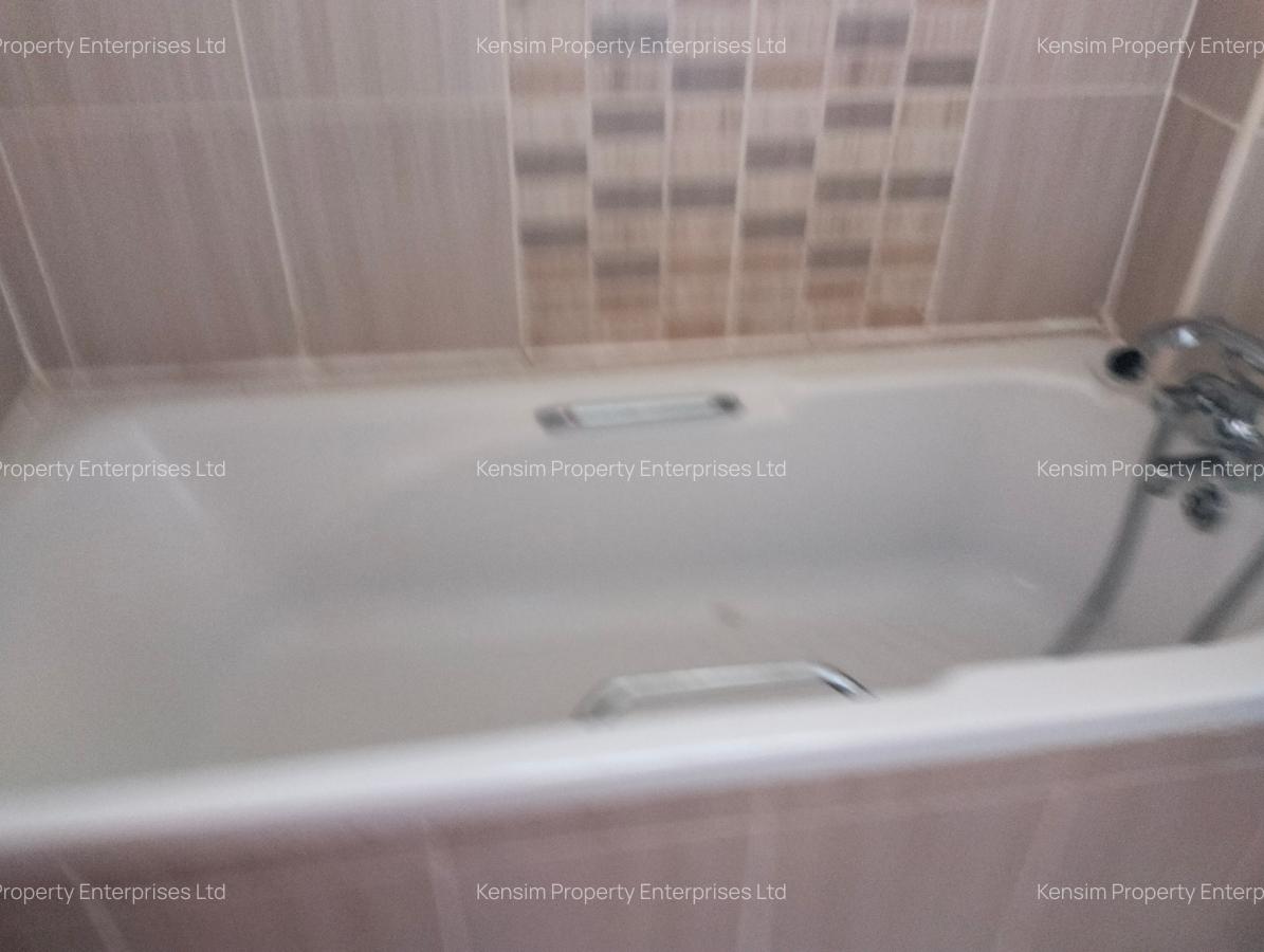 5 Bed Townhouse with En Suite in Rosslyn - 20
