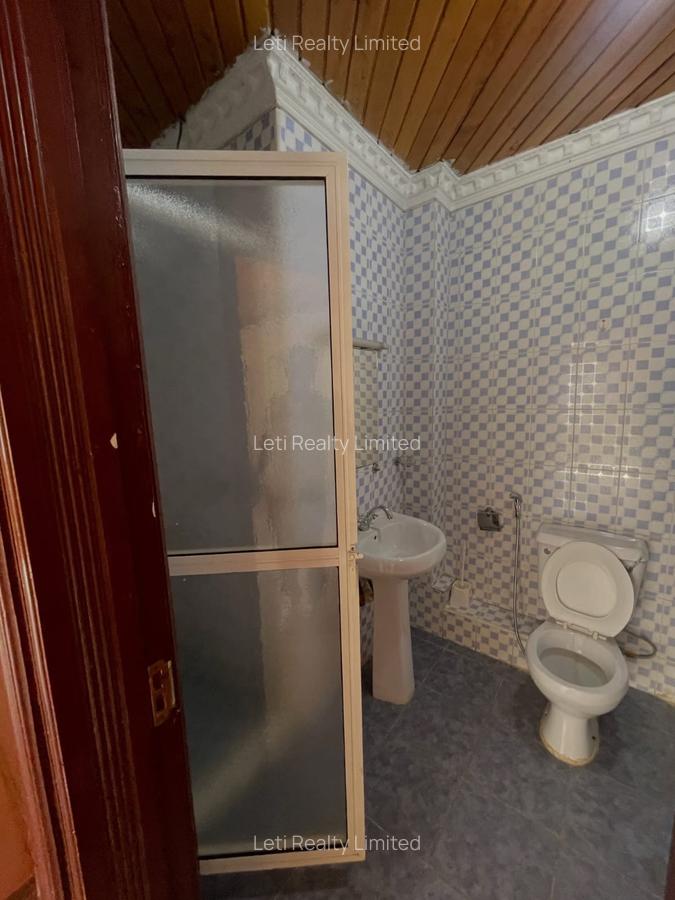 5 Bed Townhouse with En Suite in Lavington - 6