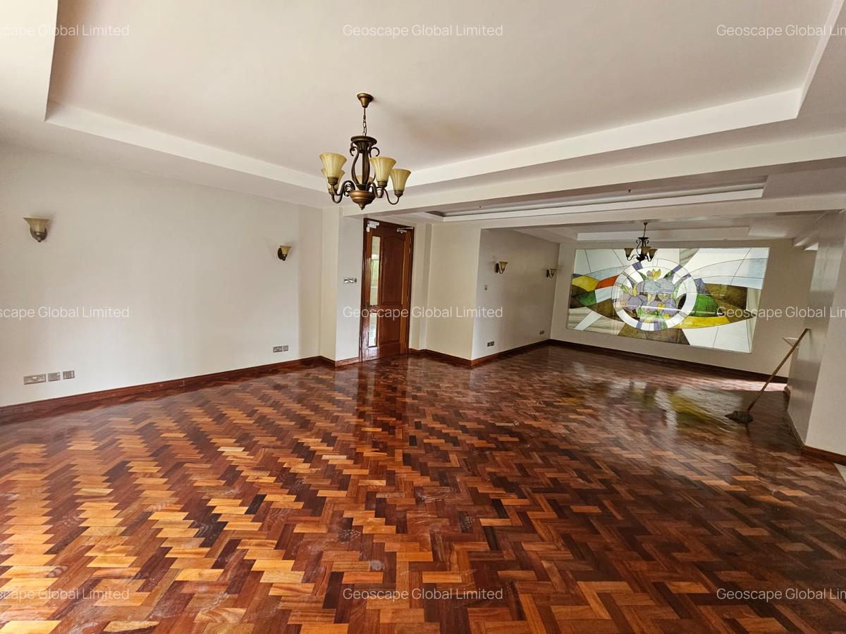 4 Bed Apartment with En Suite in Riverside - 1