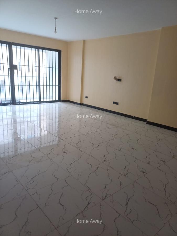 4 Bed Apartment with En Suite at 3Rd Avenue - 2