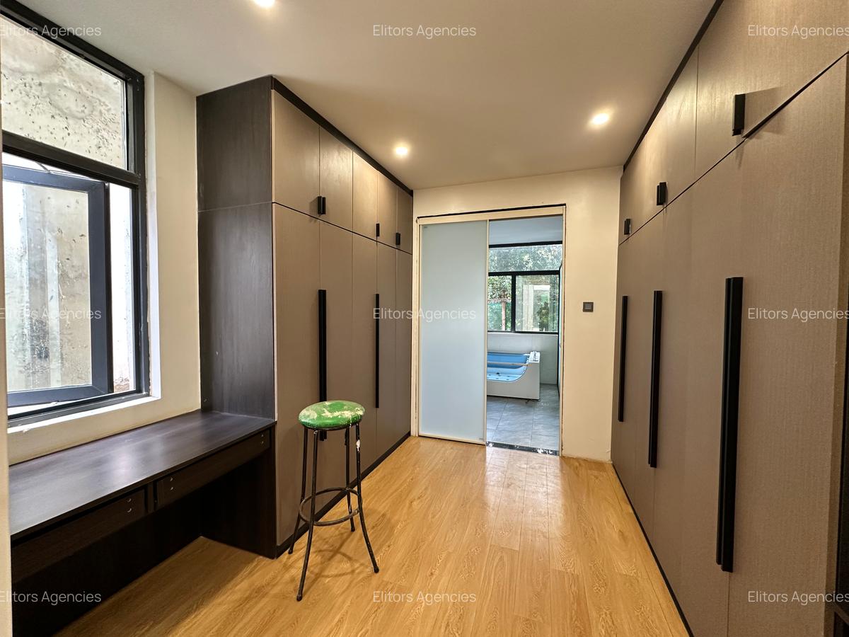 5 Bed Townhouse with En Suite at Chalbi Drive - 15