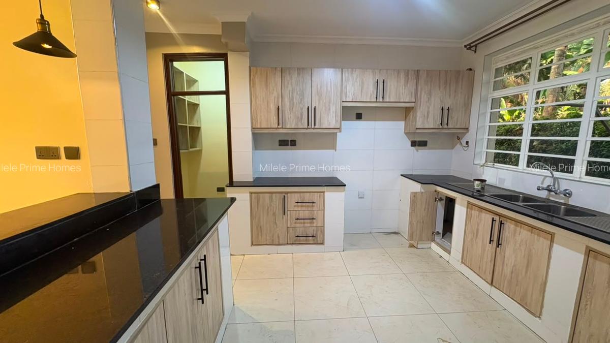 4 Bed Villa with En Suite at Garden Estate - 5