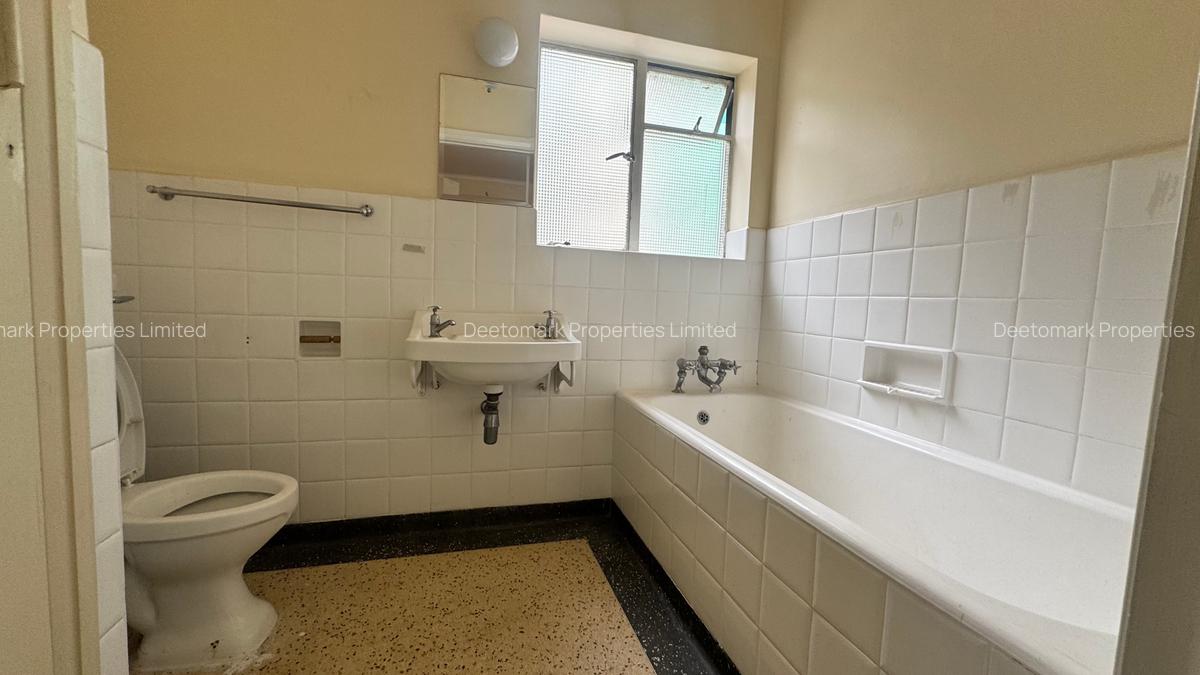1 Bed Apartment with En Suite at Upper Hill - 11