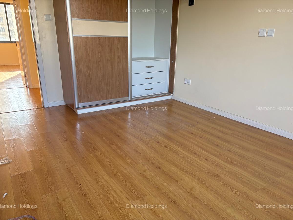 3 Bed Apartment with En Suite in Brookside - 12